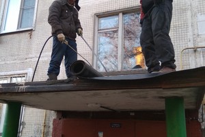Ш.Энтузиастов 65, ремонт козырьков 4-й под.